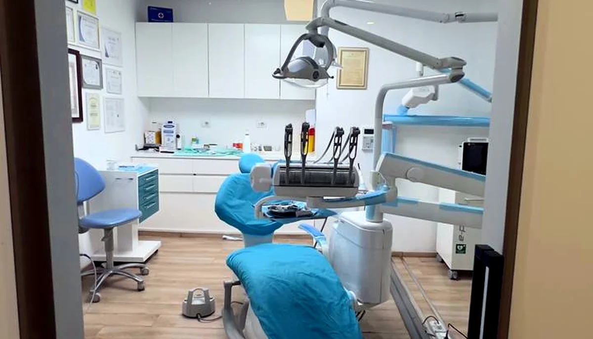 Treatment room with dental chair at our partner clinic in Tirana, Albania